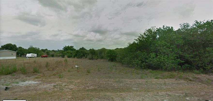 Build or bring your dream home on this beautiful 1 acre lot close to town there is so much to enjoy in Okeechobee County. Come to The Kissimmee River Preserve State Park West of this area as well is the Kissimmee River. The Kissimmee river flows into Lake Okeechobee and is well known for some of the best fishing. whether you like Fishing, hunting ,mudding agriculture or just privacy here you have it all.