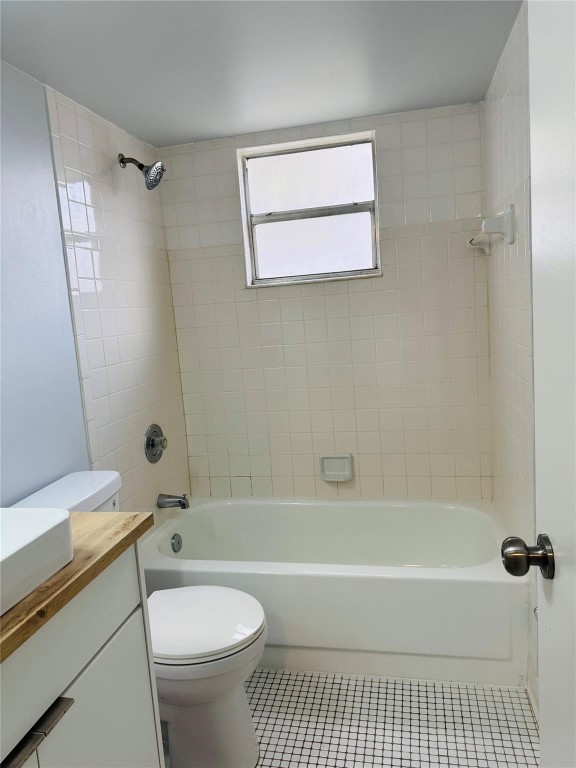 GARDENS NORTH 6 CONDO - Residential Lease