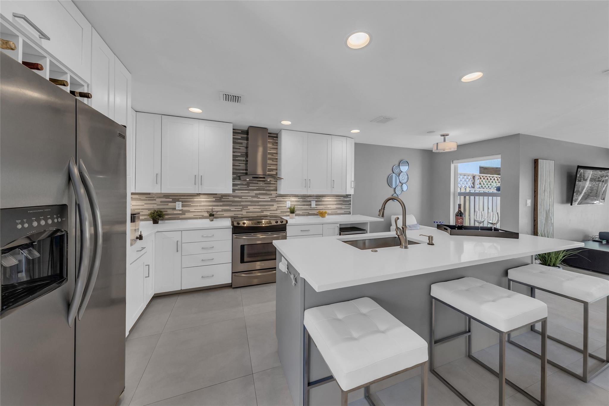805 SW 8th Ter