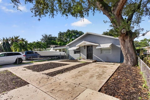 Tiny photo for 5715 GARFIELD Street, Hollywood, FL 33021 (MLS # B26079498)