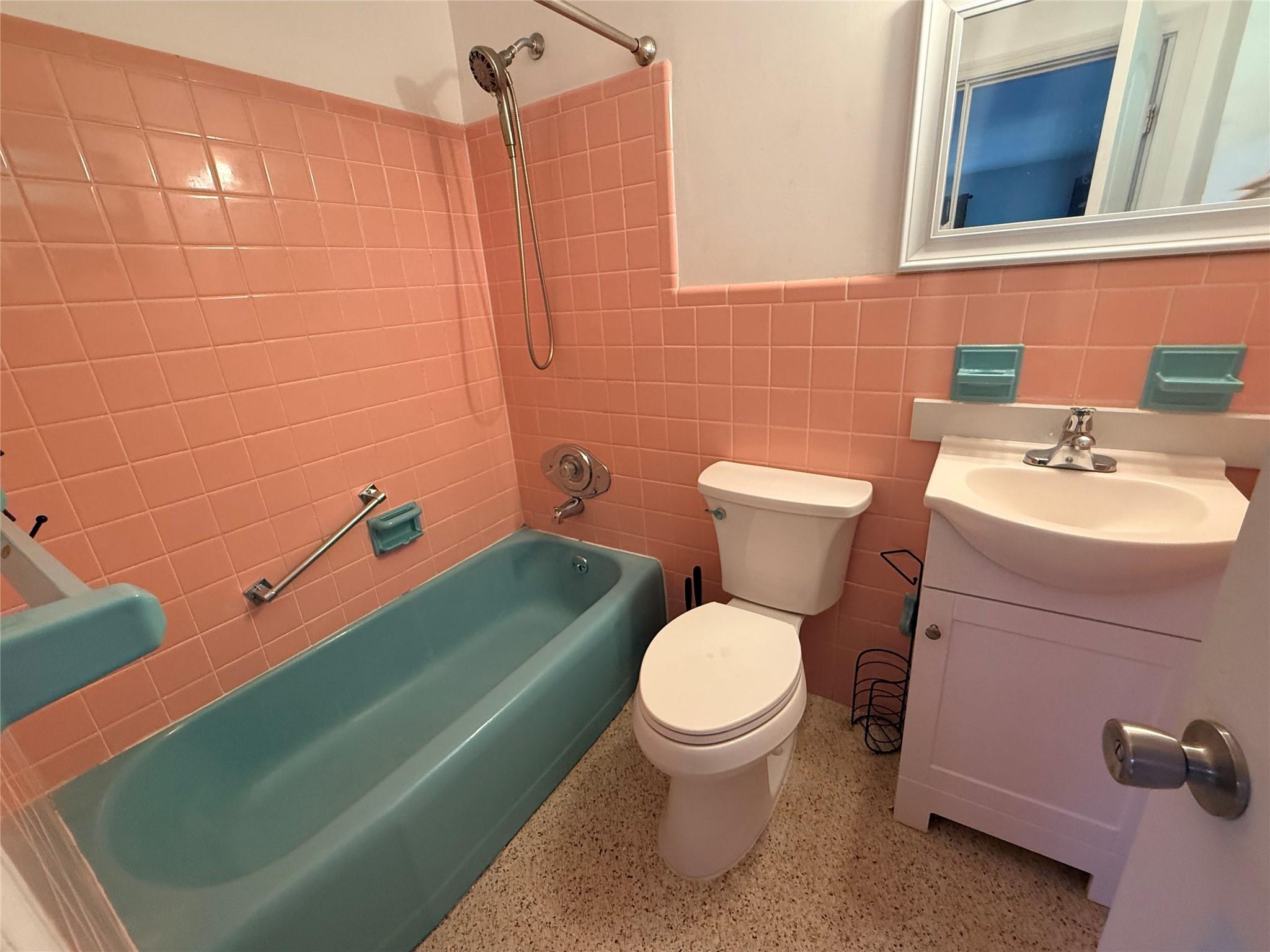 VACCA VILLA - Residential Lease