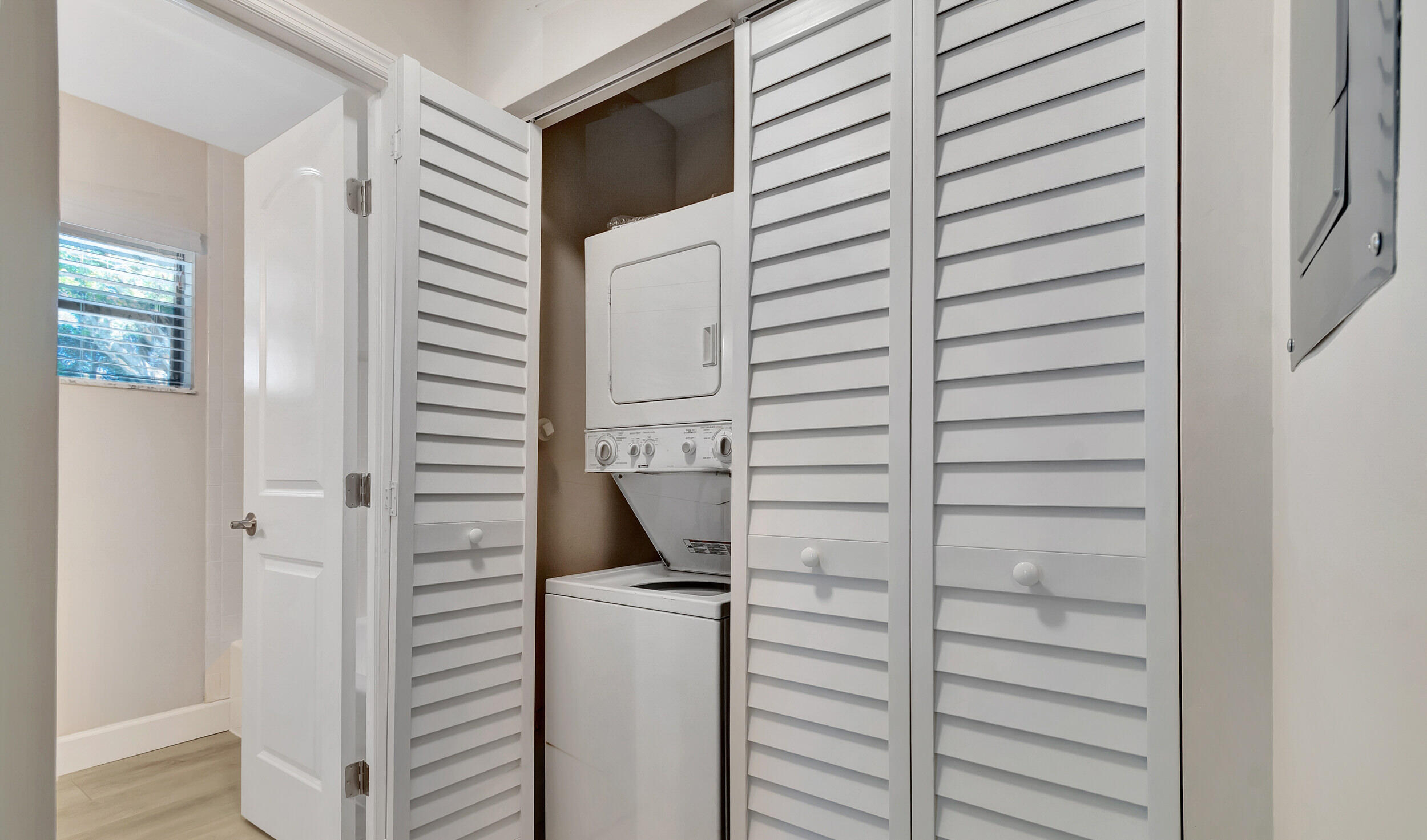 YORKVILLE - Residential