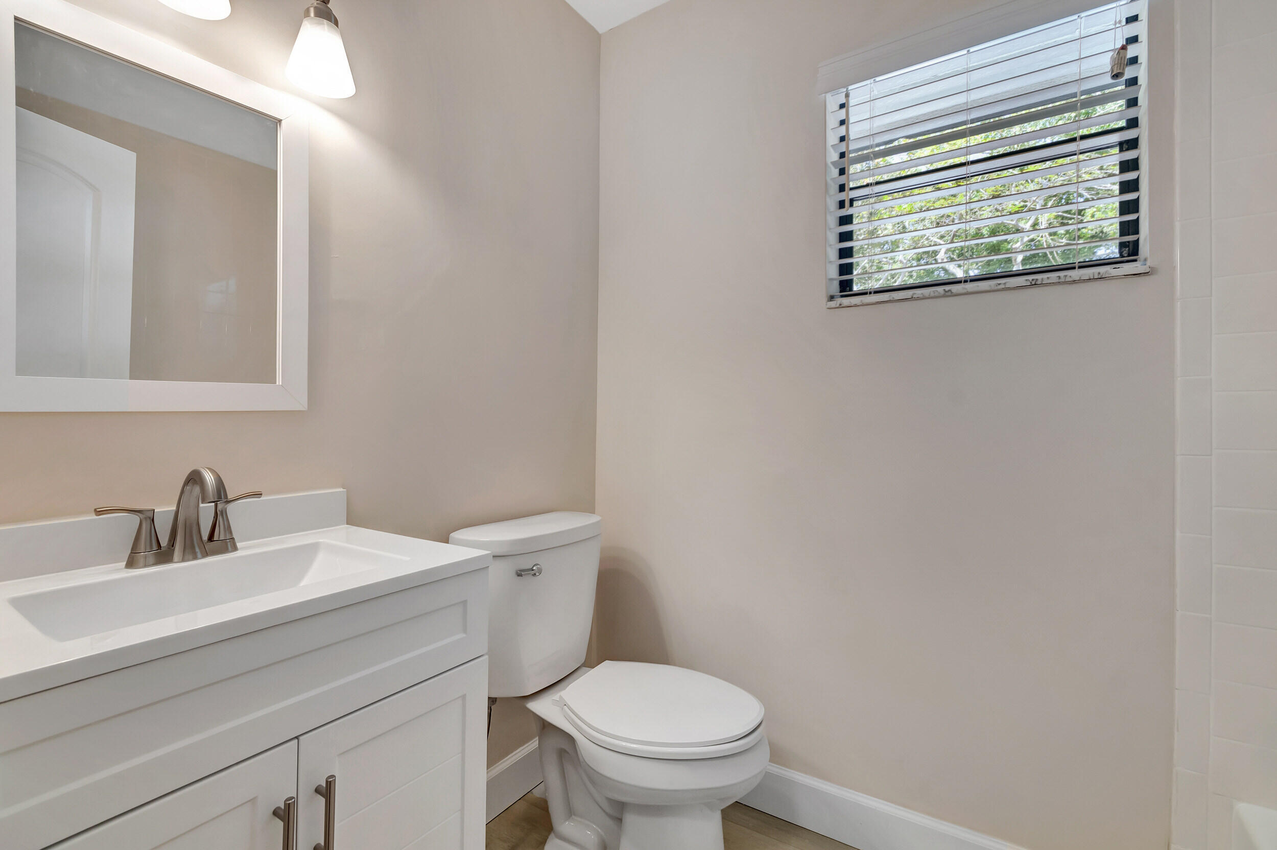 YORKVILLE - Residential