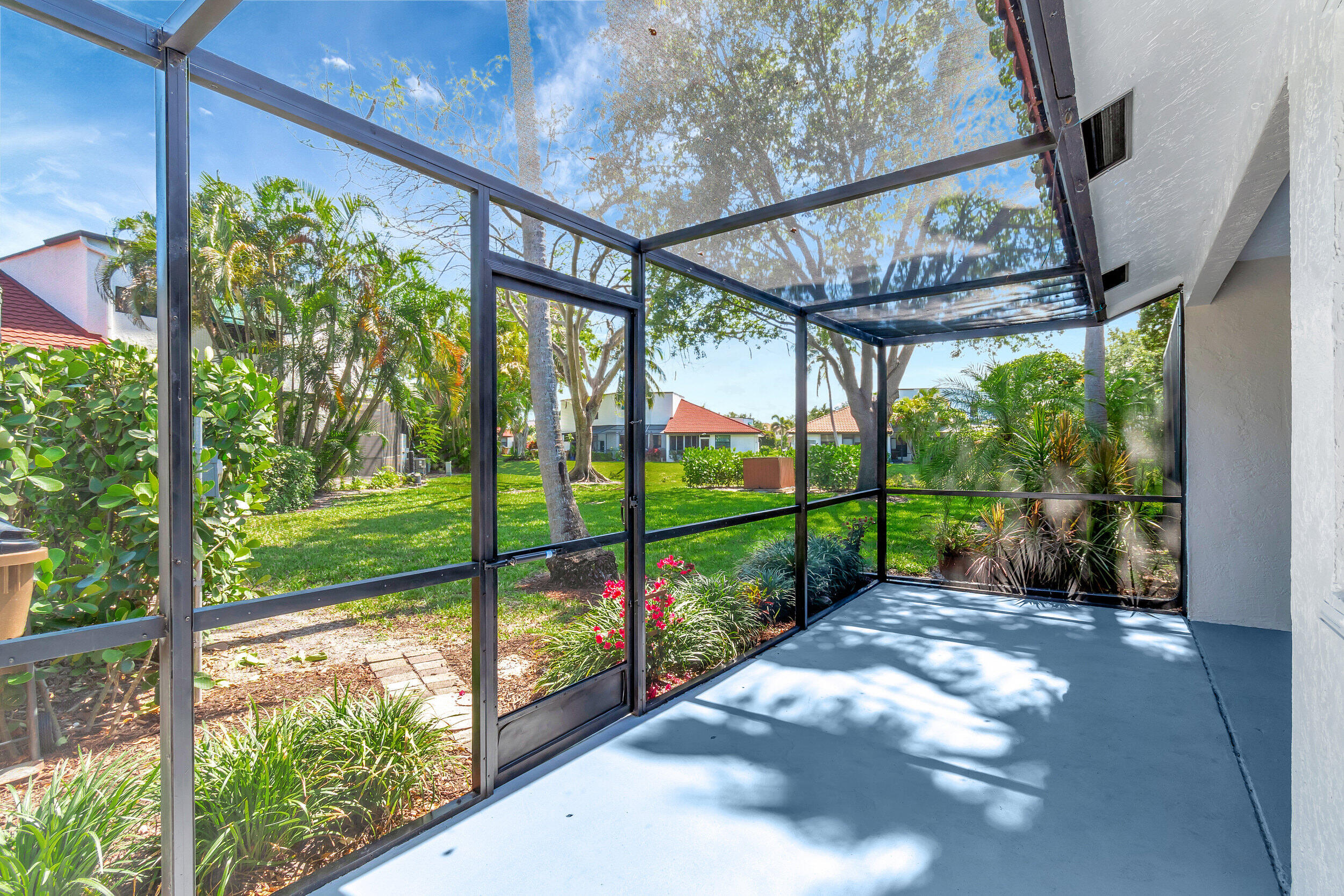 YORKVILLE - Residential