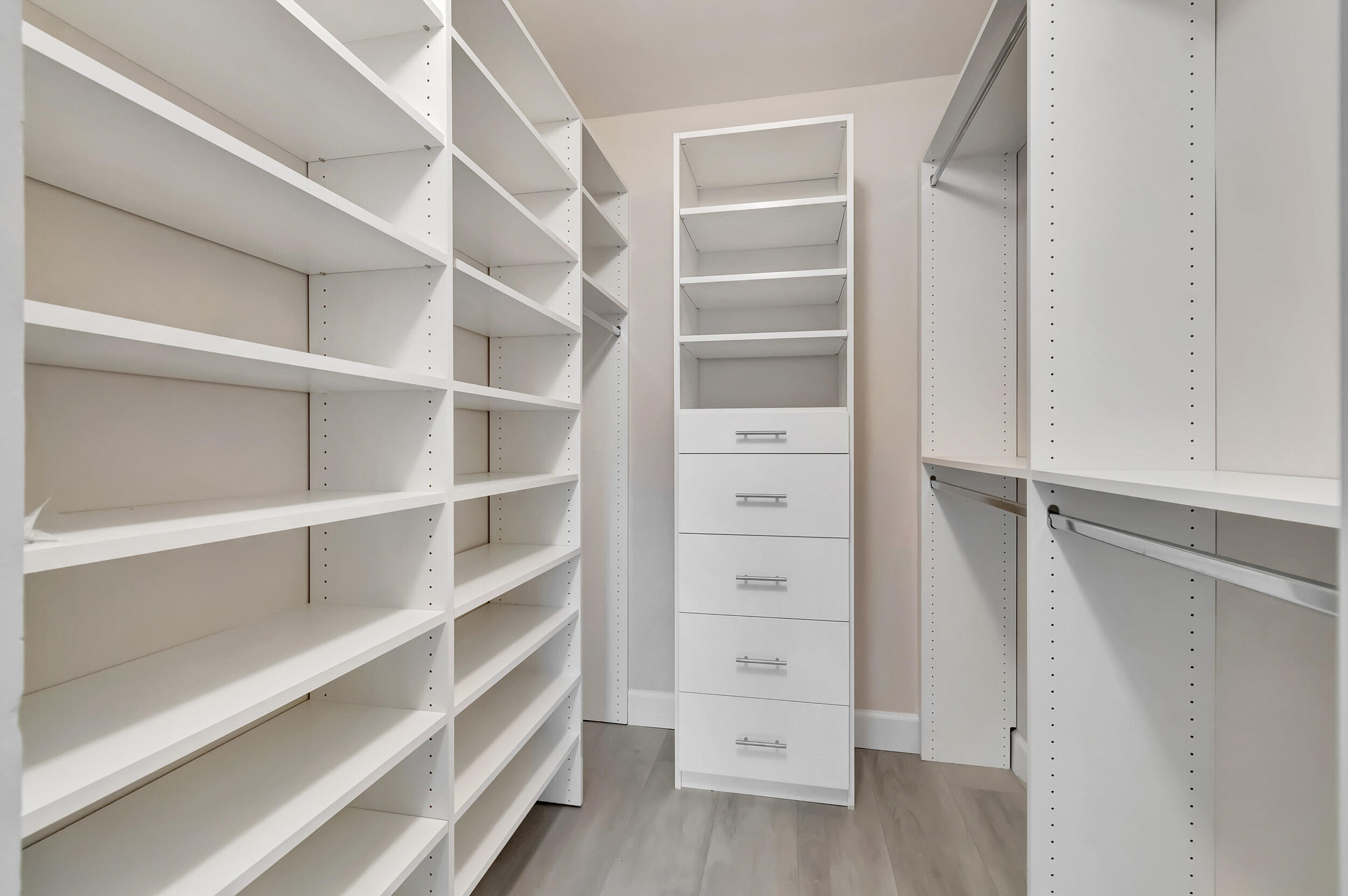 YORKVILLE - Residential