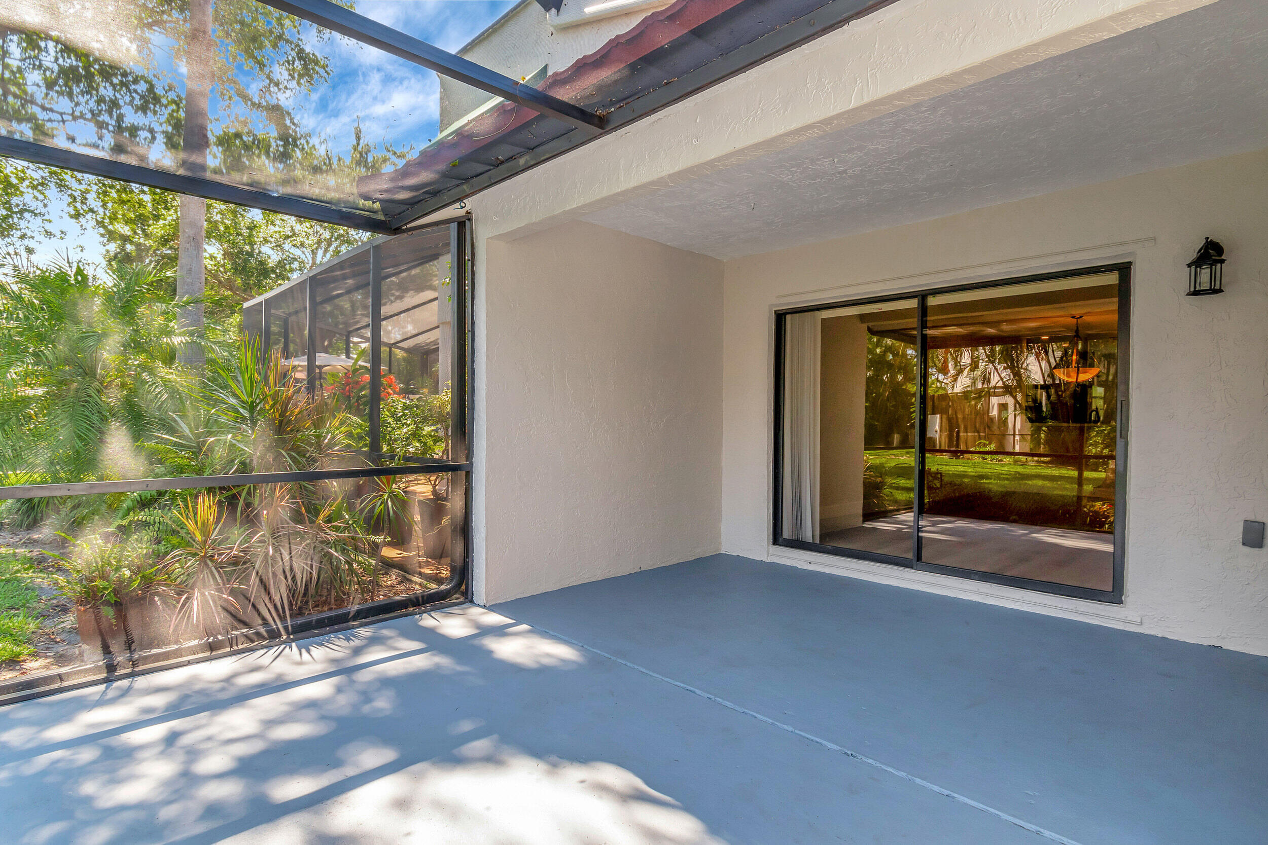 YORKVILLE - Residential