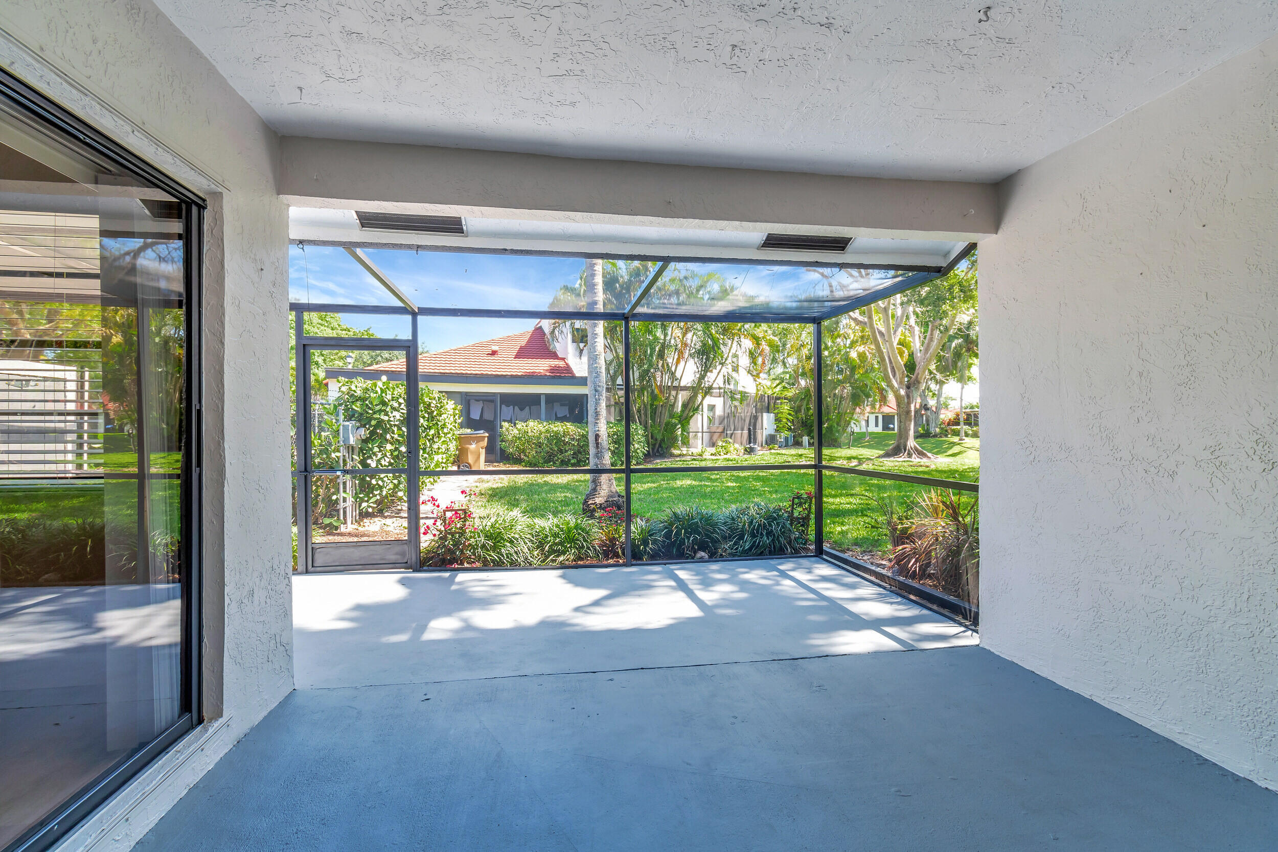 YORKVILLE - Residential