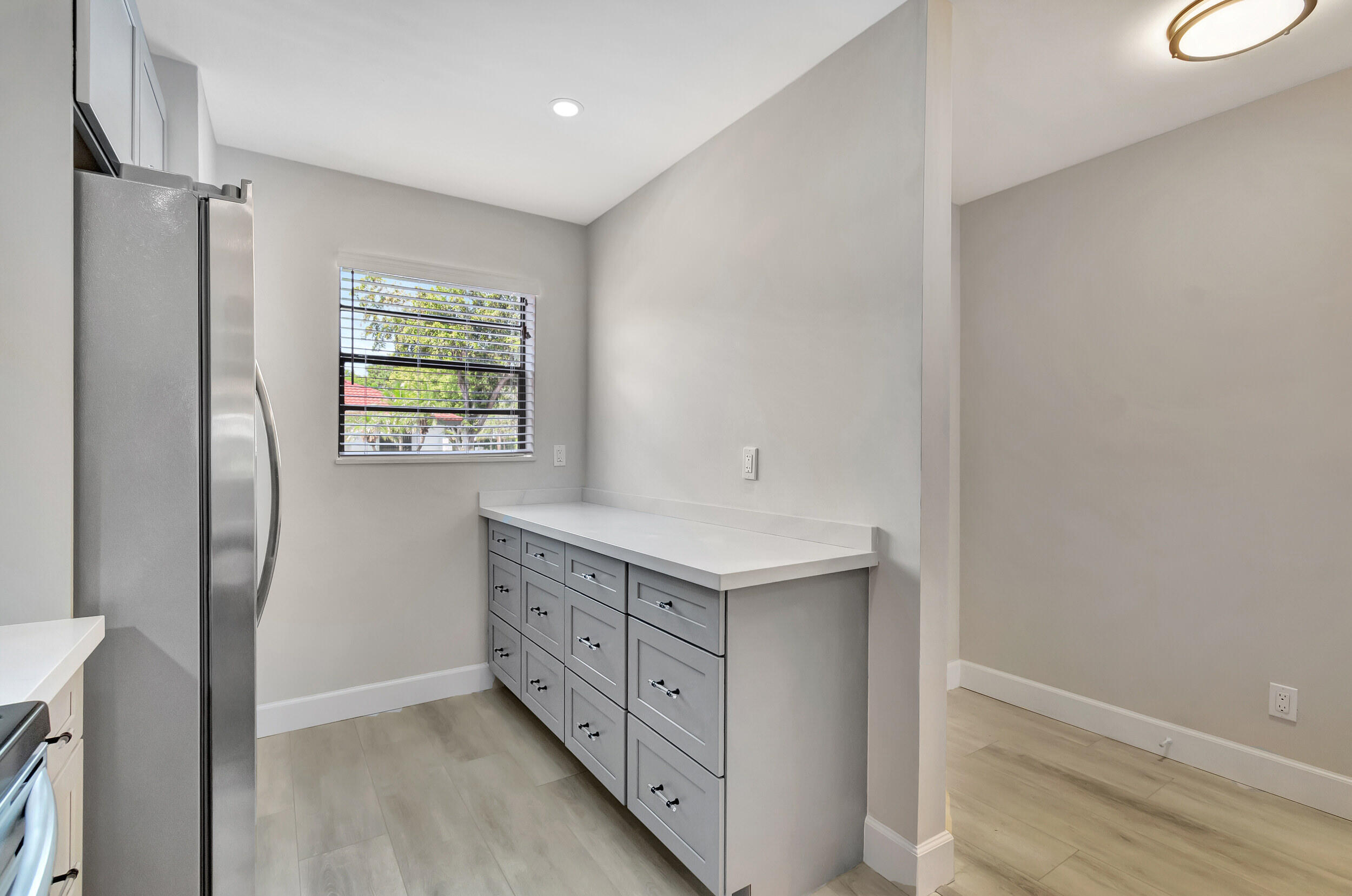 YORKVILLE - Residential