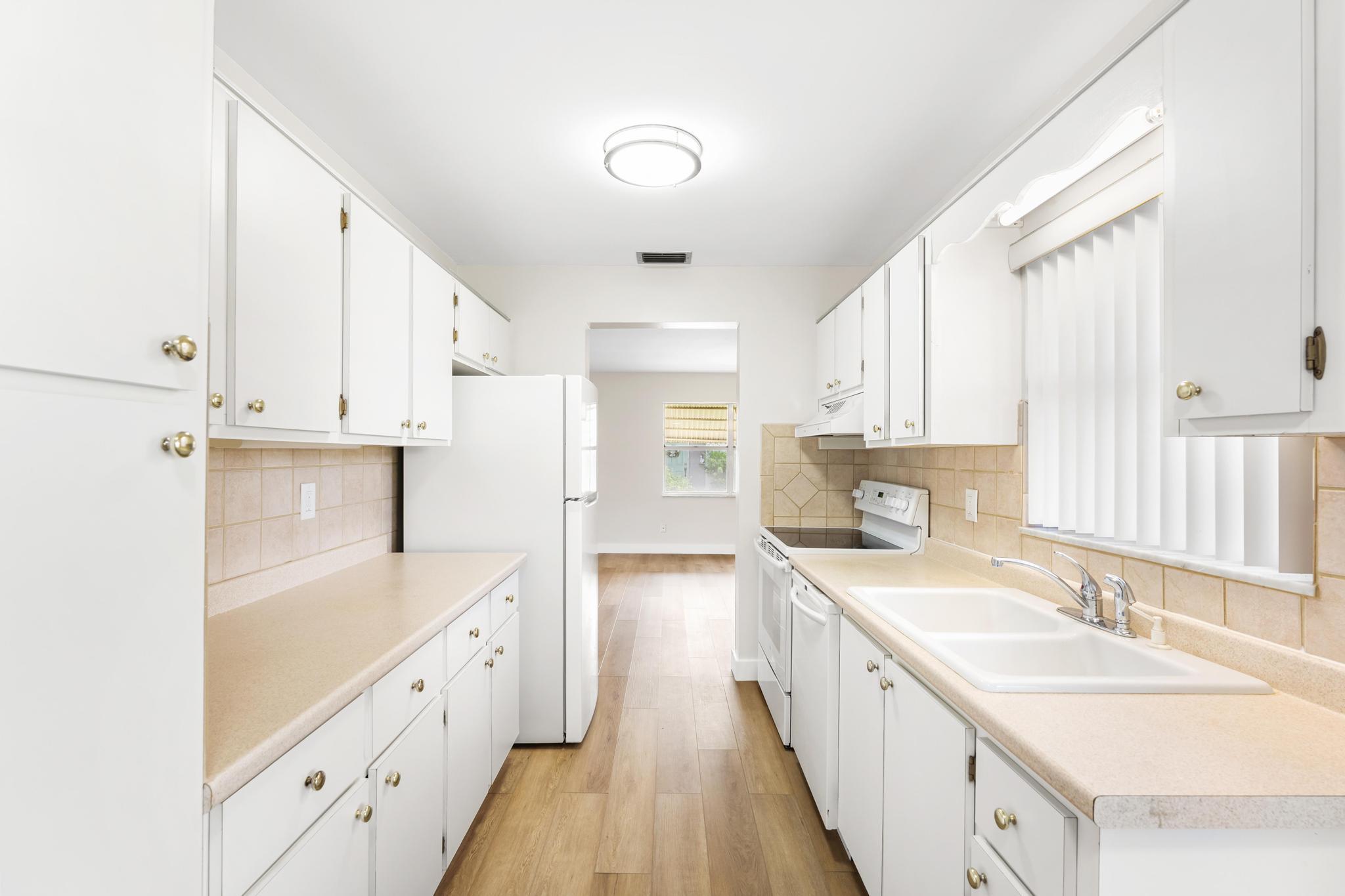 LUCERNE LAKES HOMES VILL I AS - Residential