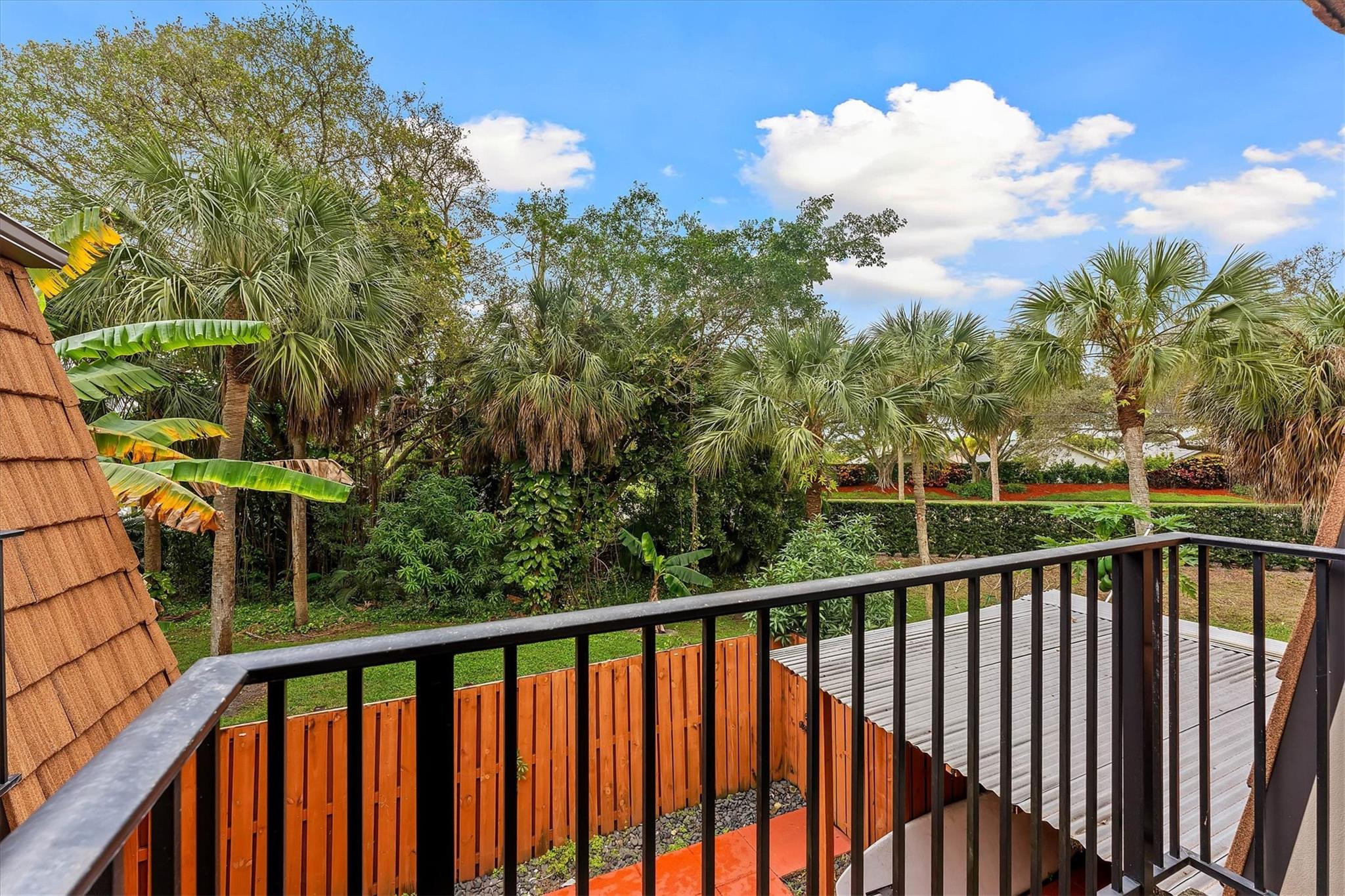 PINE ISLAND RIDGE SECTION - Residential