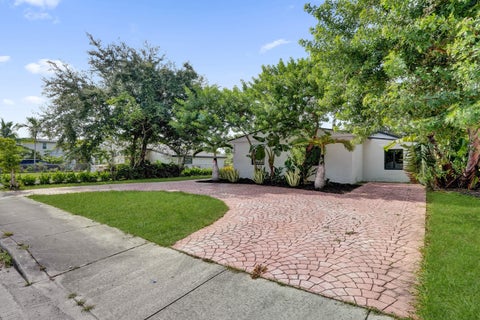Tiny photo for 3234 TAFT Street, Hollywood, FL 33021 (MLS # B26084216)