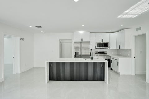 Tiny photo for 3234 TAFT Street, Hollywood, FL 33021 (MLS # B26084216)