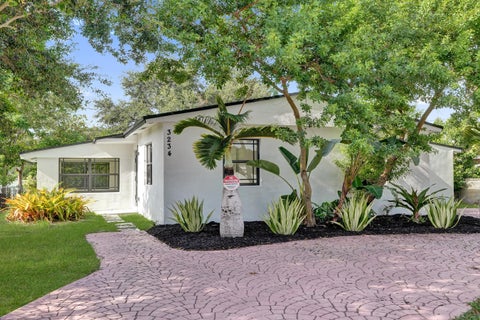 Tiny photo for 3234 TAFT Street, Hollywood, FL 33021 (MLS # B26084216)