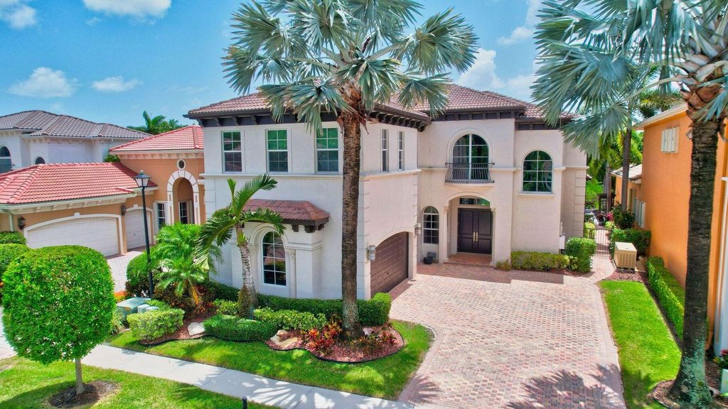 Photo of 6192 N Via Venetia N, Delray Beach, FL 33484 (MLS # R10956742)