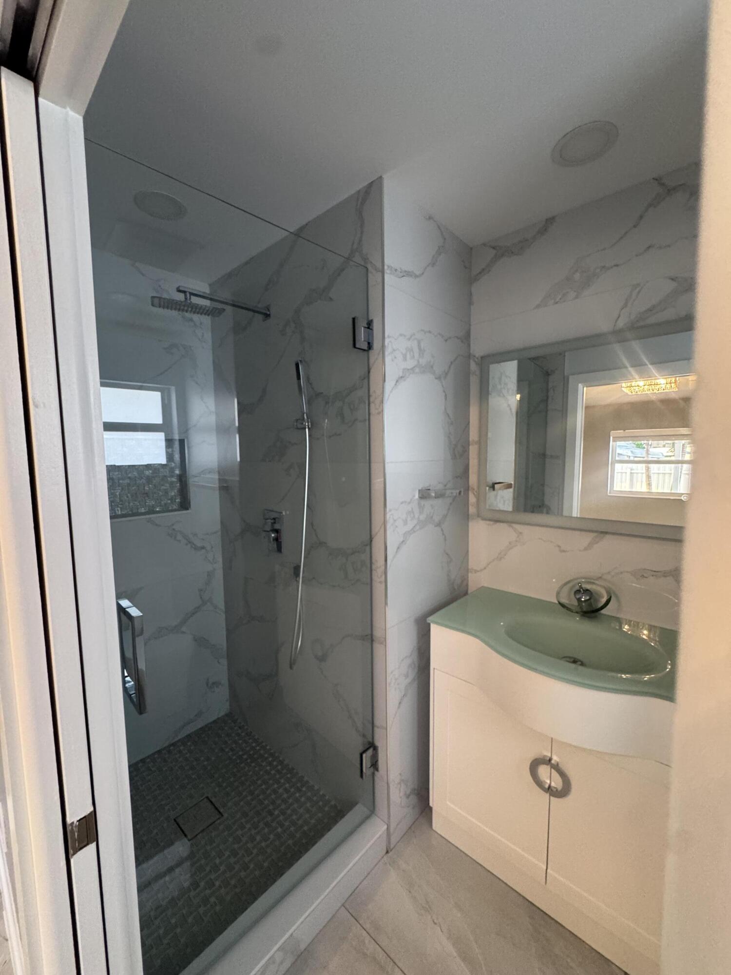 CRESTHAVEN OF PALM BEAHC 1 - Residential Lease