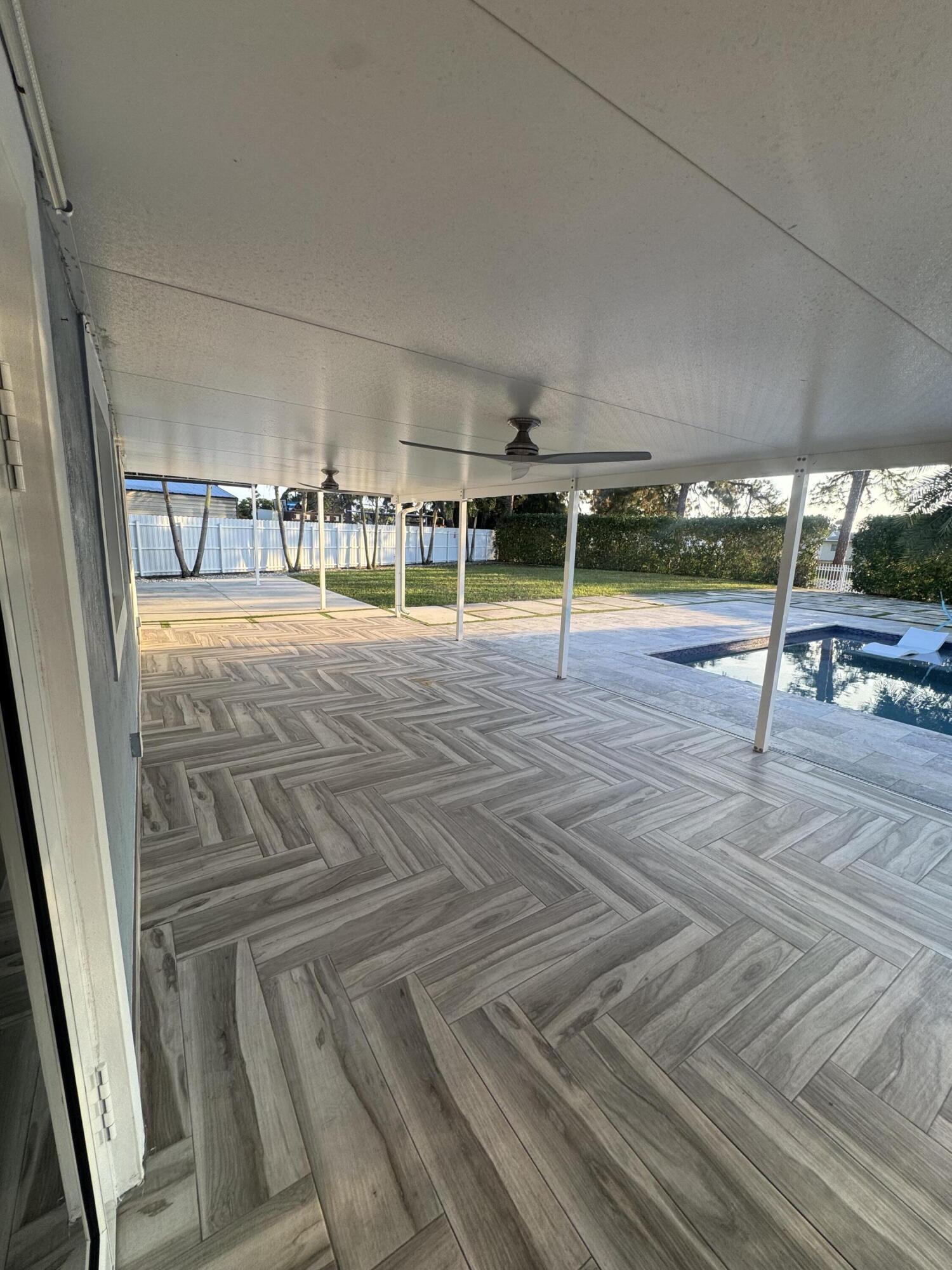 CRESTHAVEN OF PALM BEAHC 1 - Residential Lease