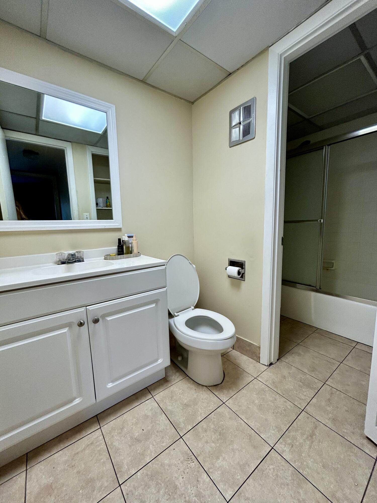 SPANISH OAKS CONDO - Residential Lease