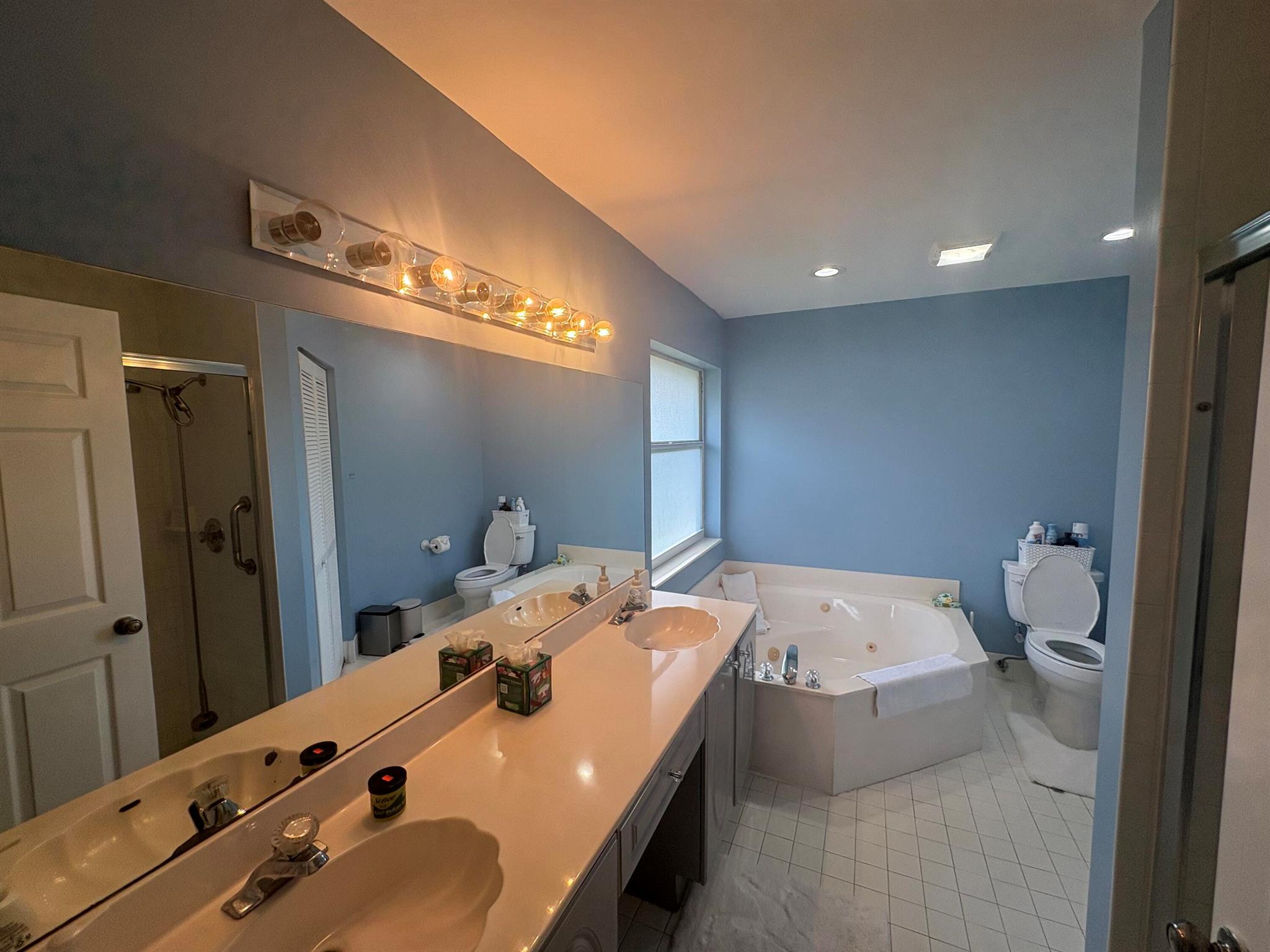 PALM ISLES I, II AND III - Residential Lease