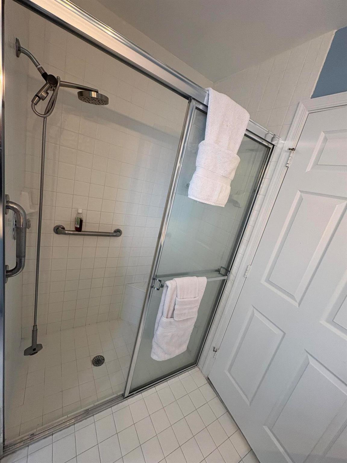 PALM ISLES I, II AND III - Residential Lease