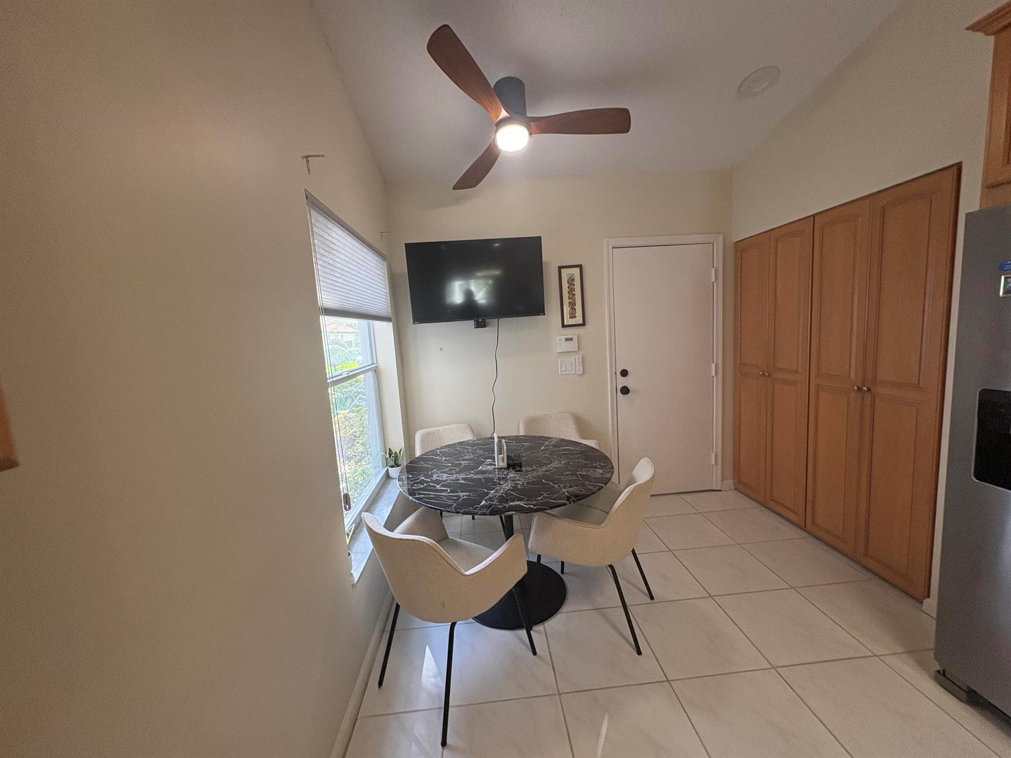 PALM ISLES I, II AND III - Residential Lease