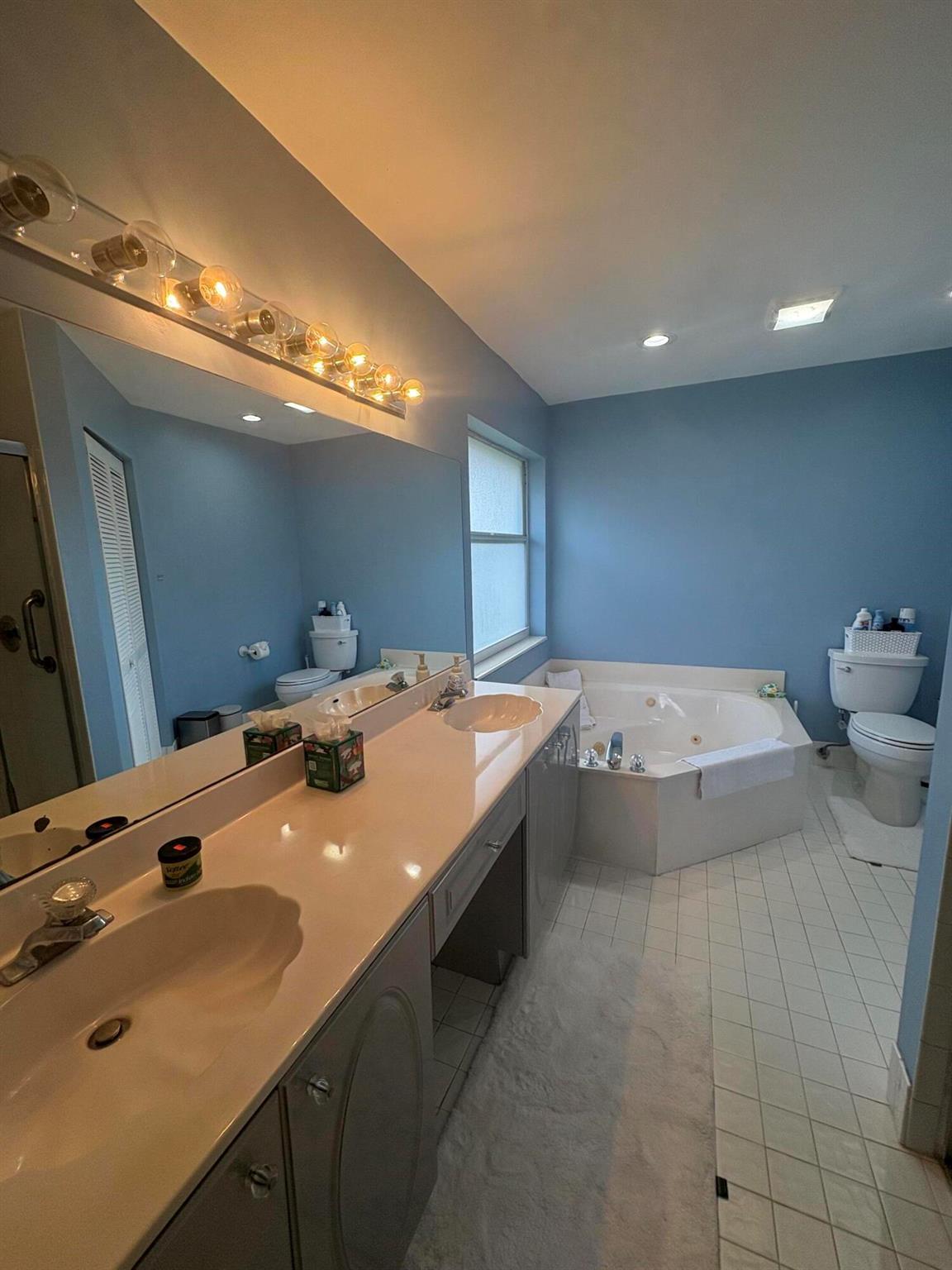 PALM ISLES I, II AND III - Residential Lease