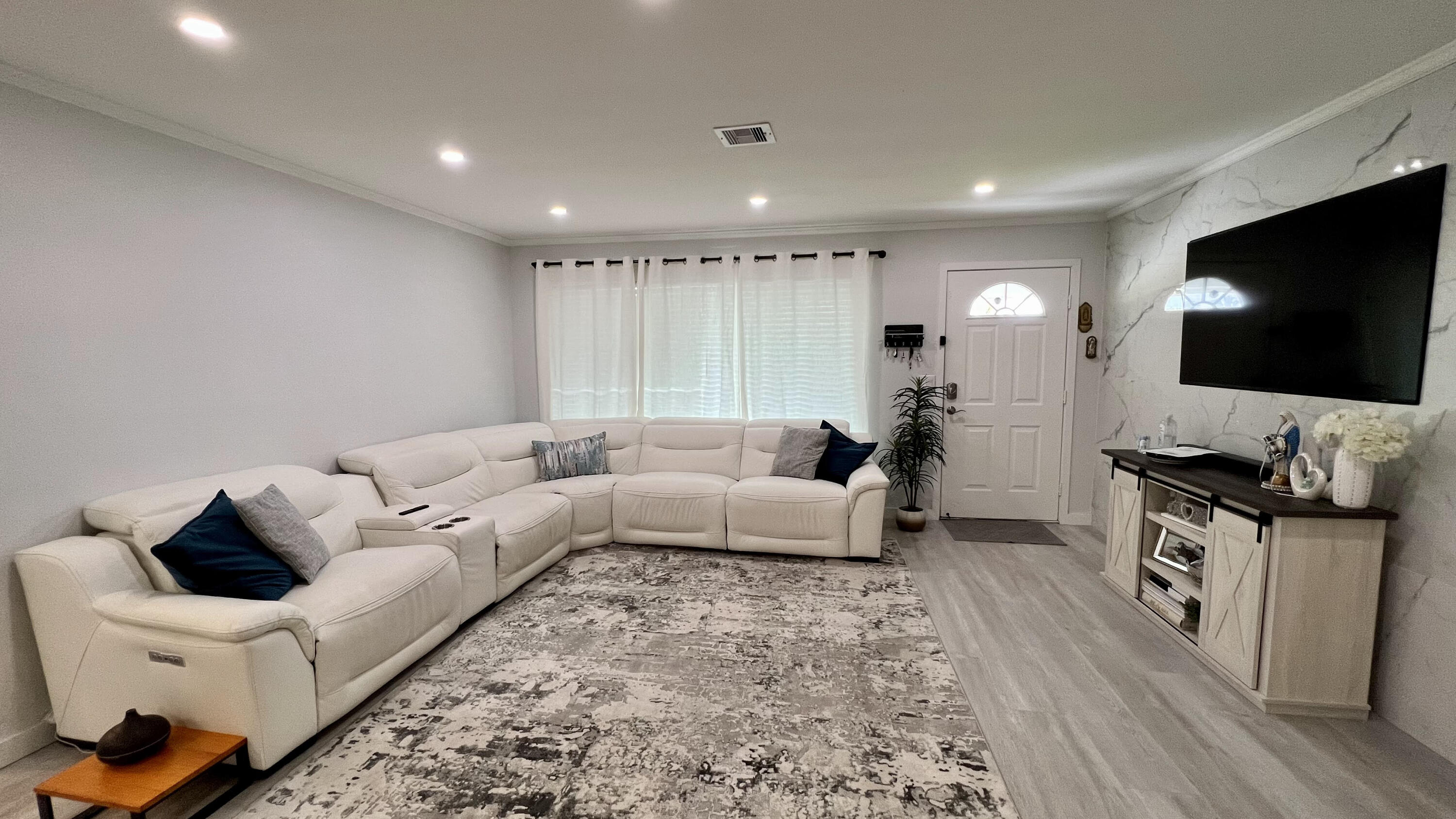 CRESTHAVEN NO 11 - Residential