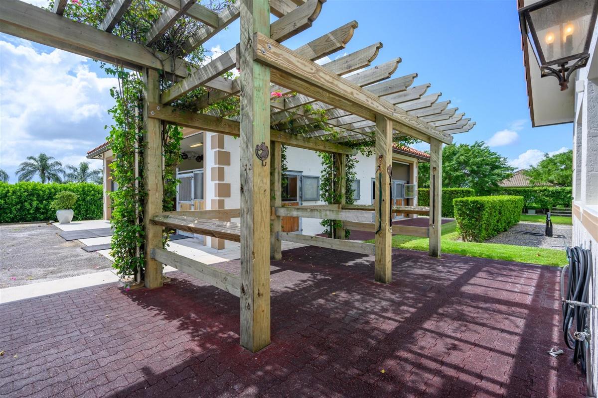 PALM BEACH POINT EAST - Residential