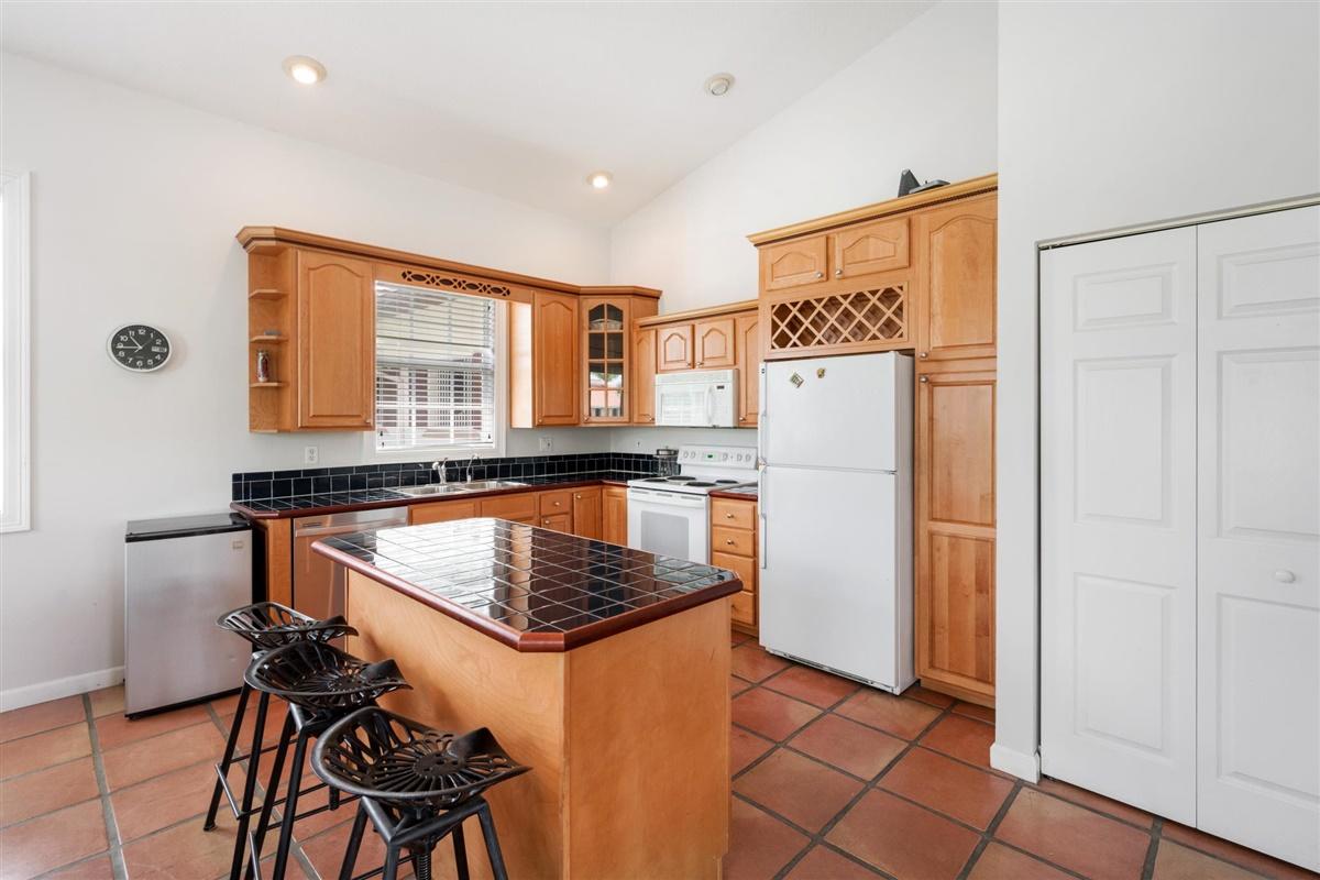 PALM BEACH POINT EAST - Residential