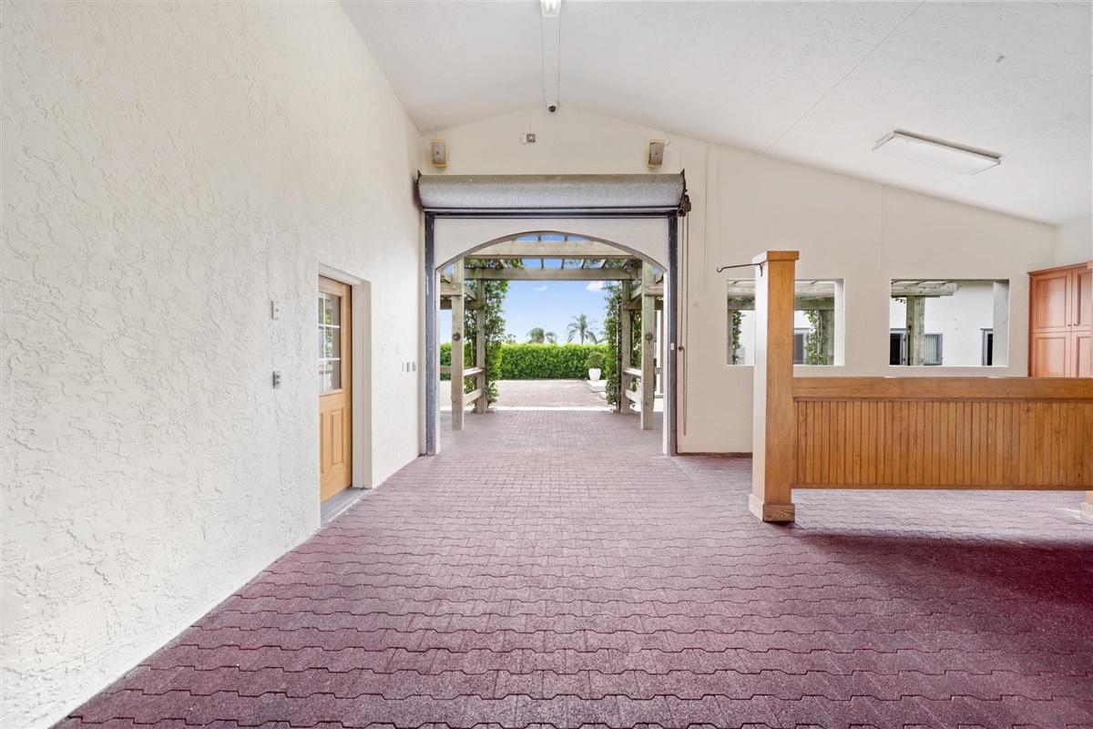 PALM BEACH POINT EAST - Residential