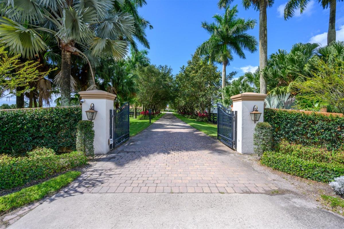 PALM BEACH POINT EAST - Residential