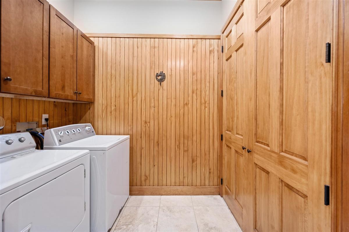 PALM BEACH POINT EAST - Residential