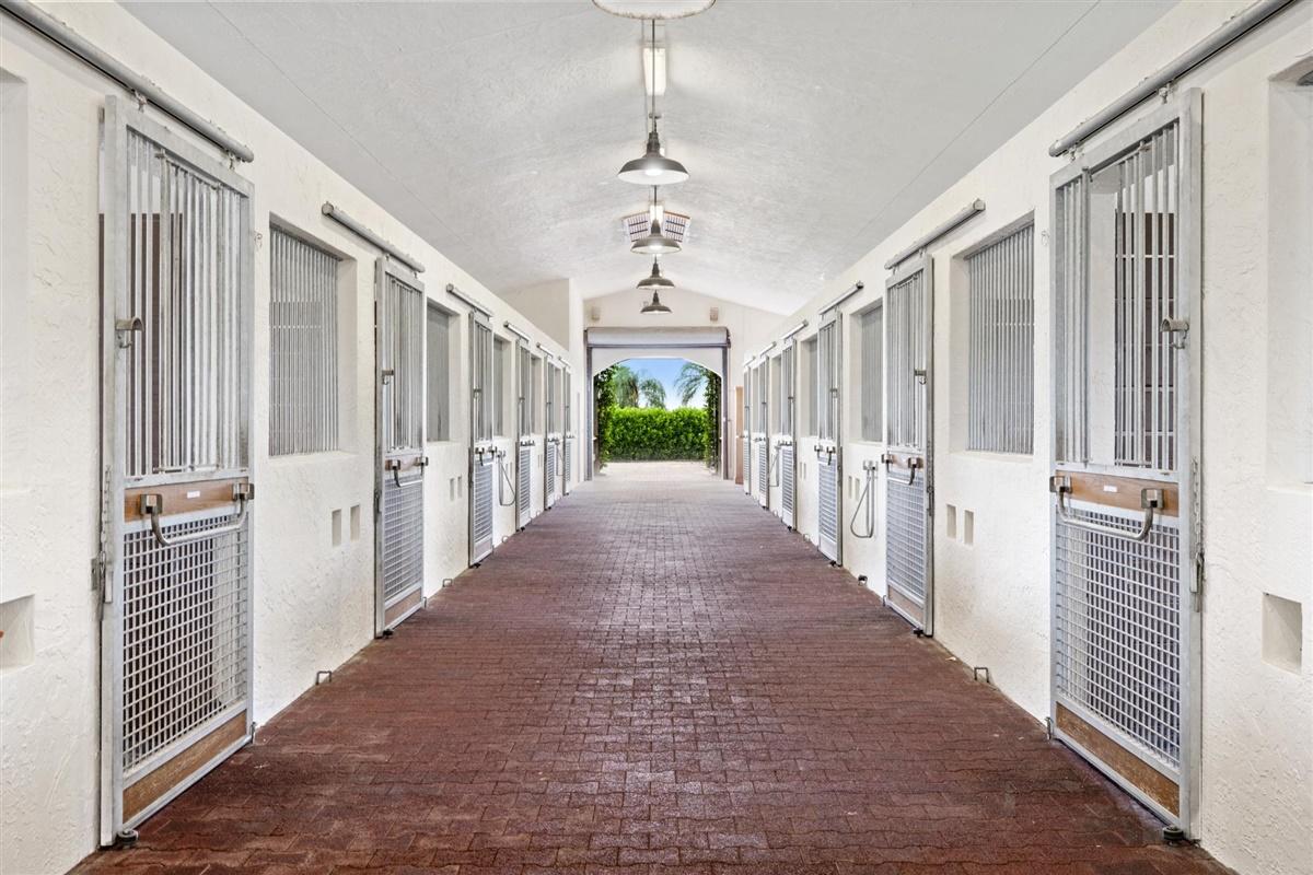 PALM BEACH POINT EAST - Residential