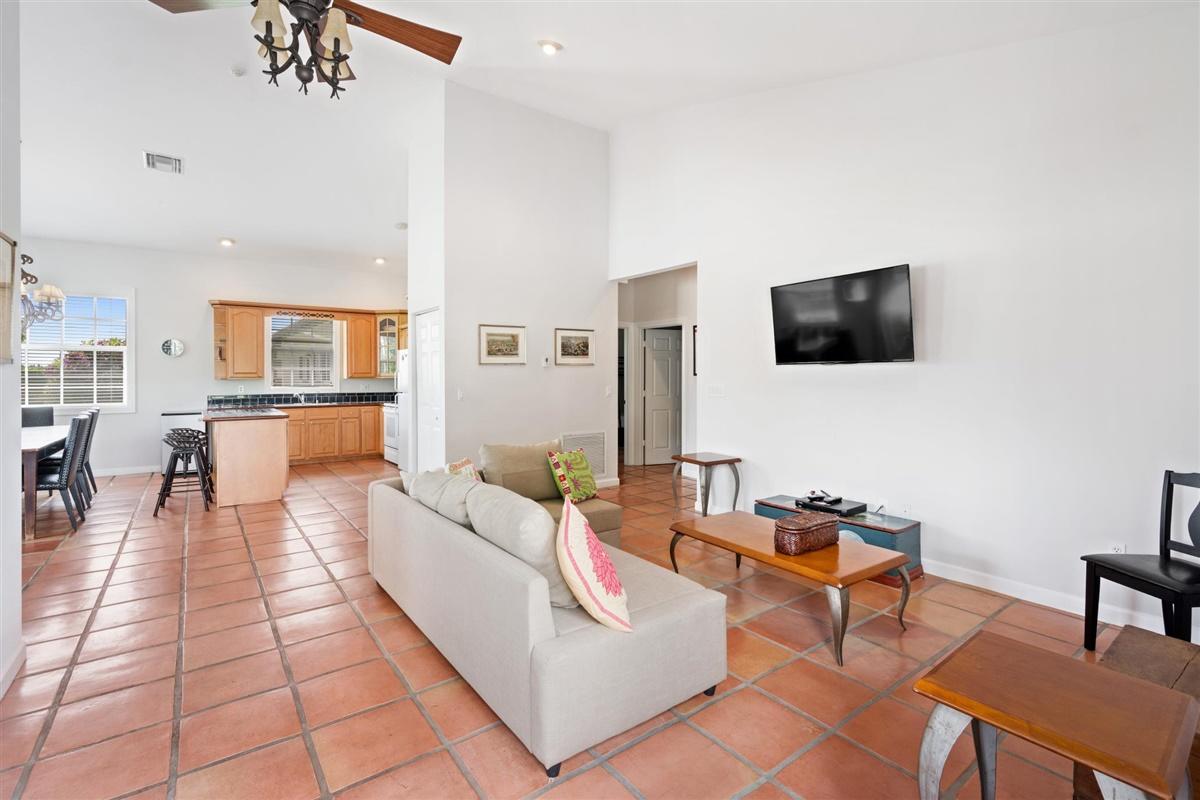 PALM BEACH POINT EAST - Residential