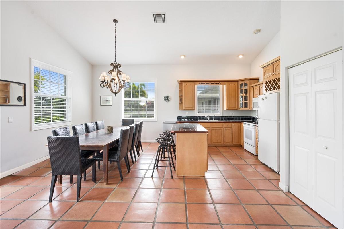 PALM BEACH POINT EAST - Residential