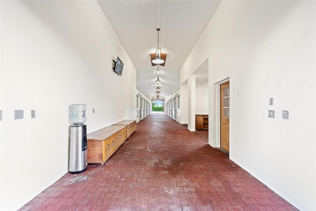 PALM BEACH POINT EAST - Residential