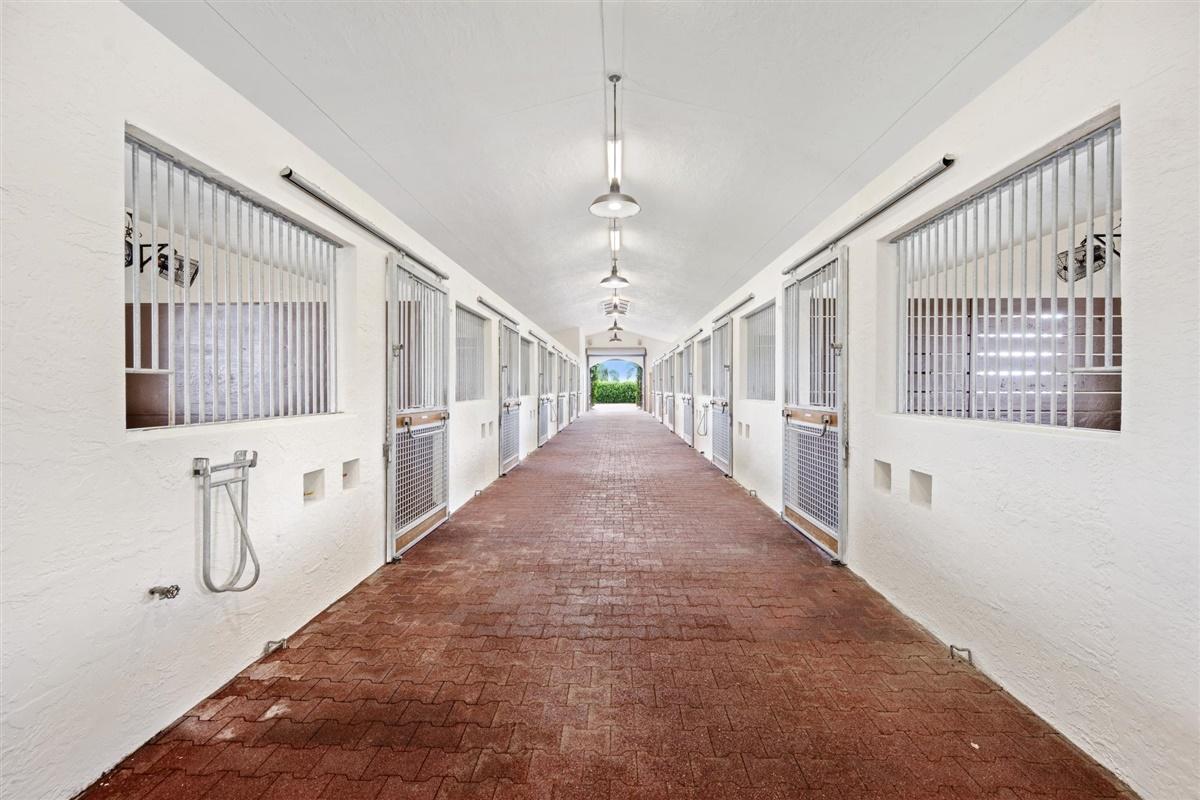 PALM BEACH POINT EAST - Residential