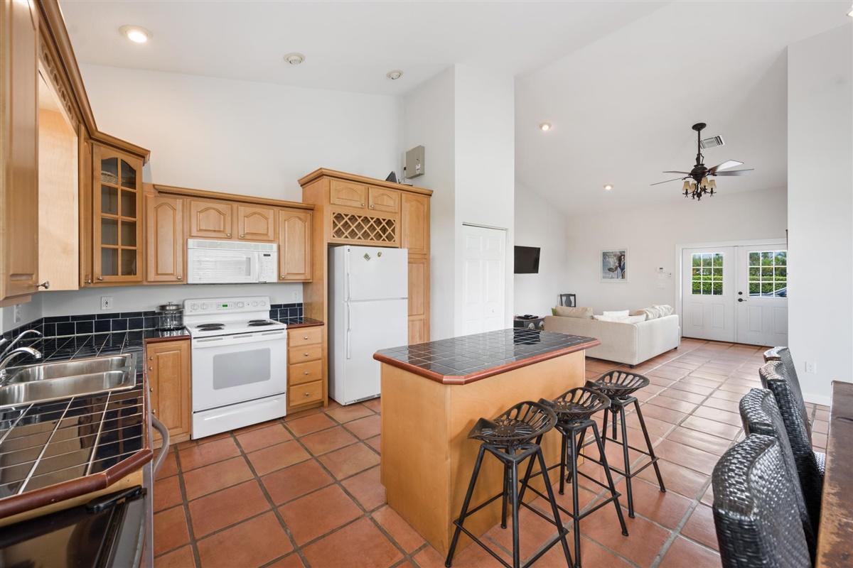 PALM BEACH POINT EAST - Residential