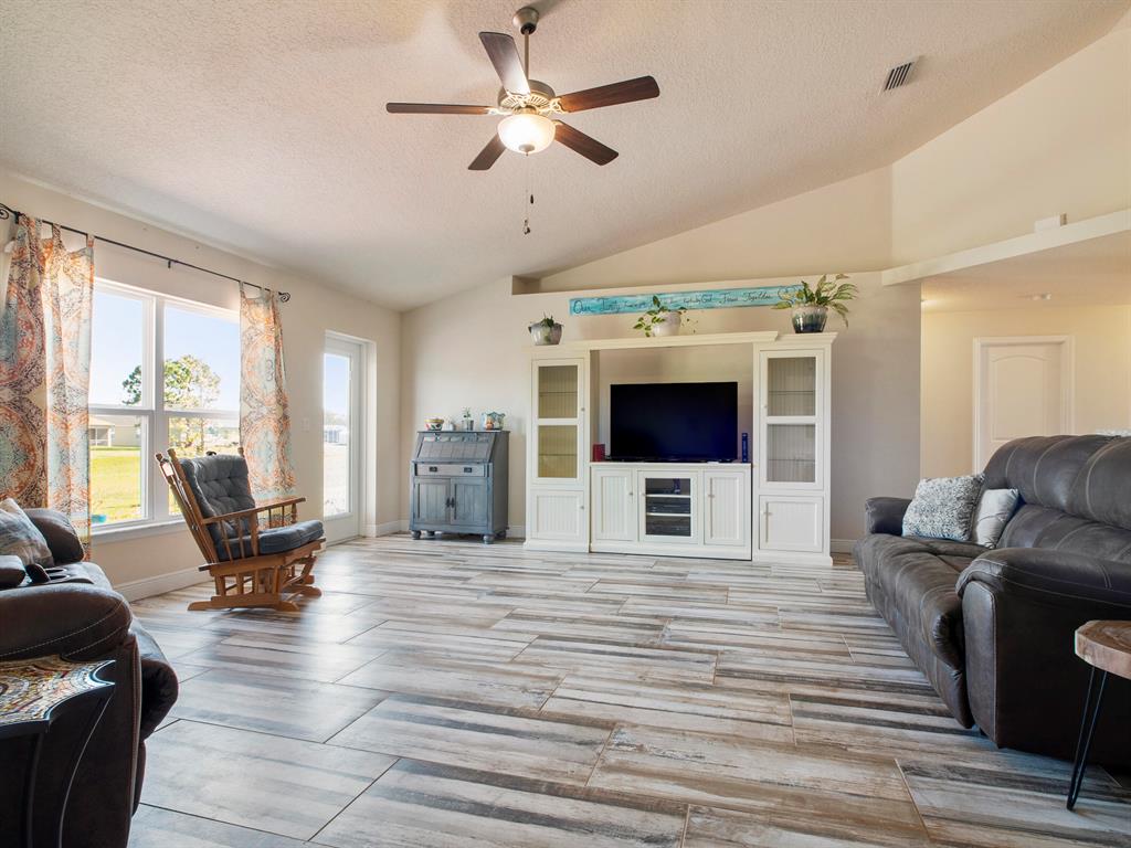 PORT ST LUCIE SECTION 46 1ST REPLAT - Residential