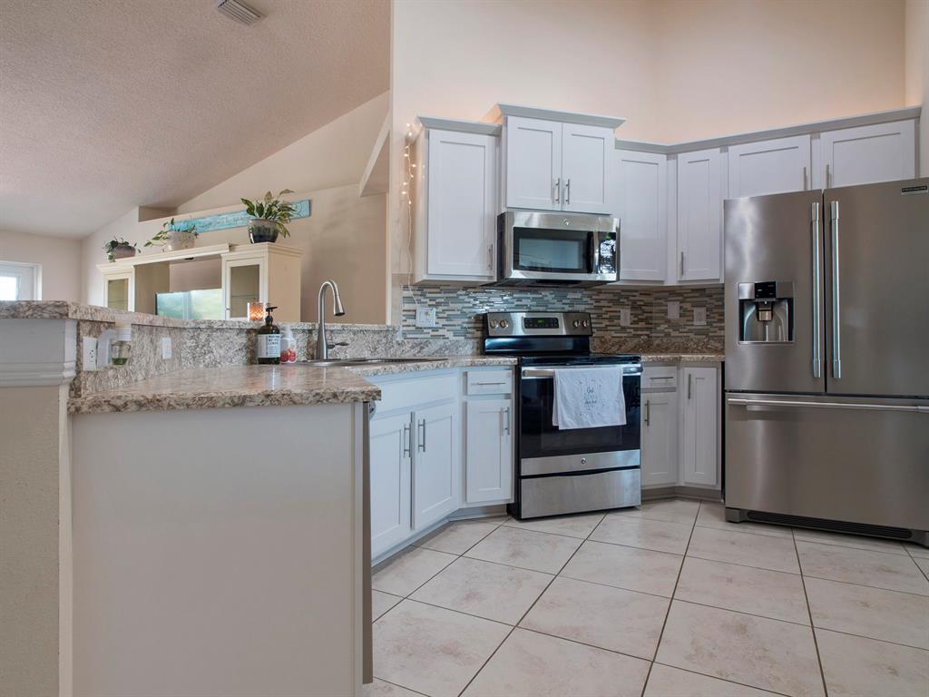 PORT ST LUCIE SECTION 46 1ST REPLAT - Residential