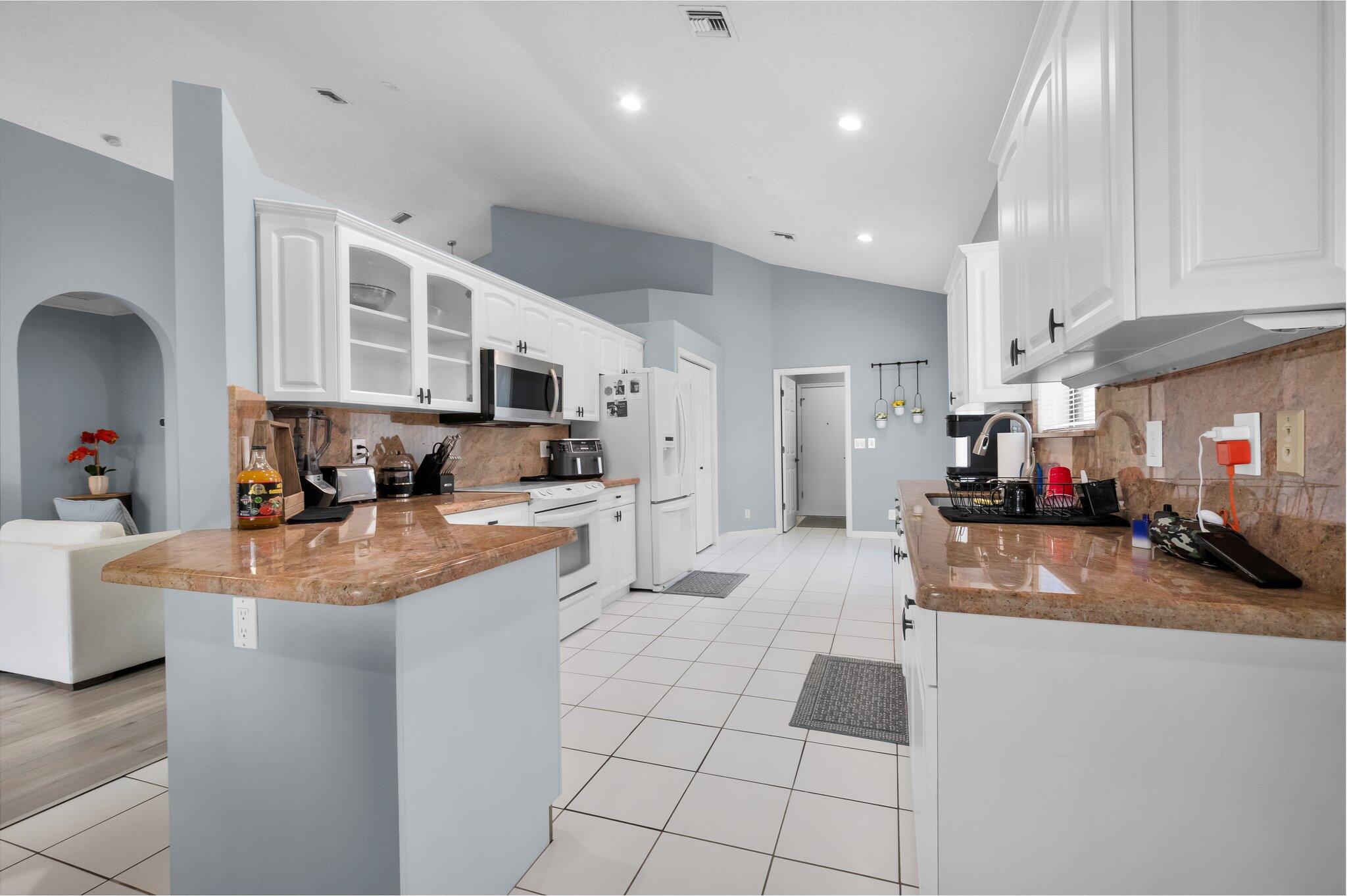 10393 Lexington Circle S