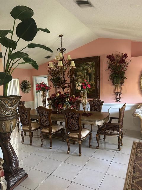 A home in Loxahatchee