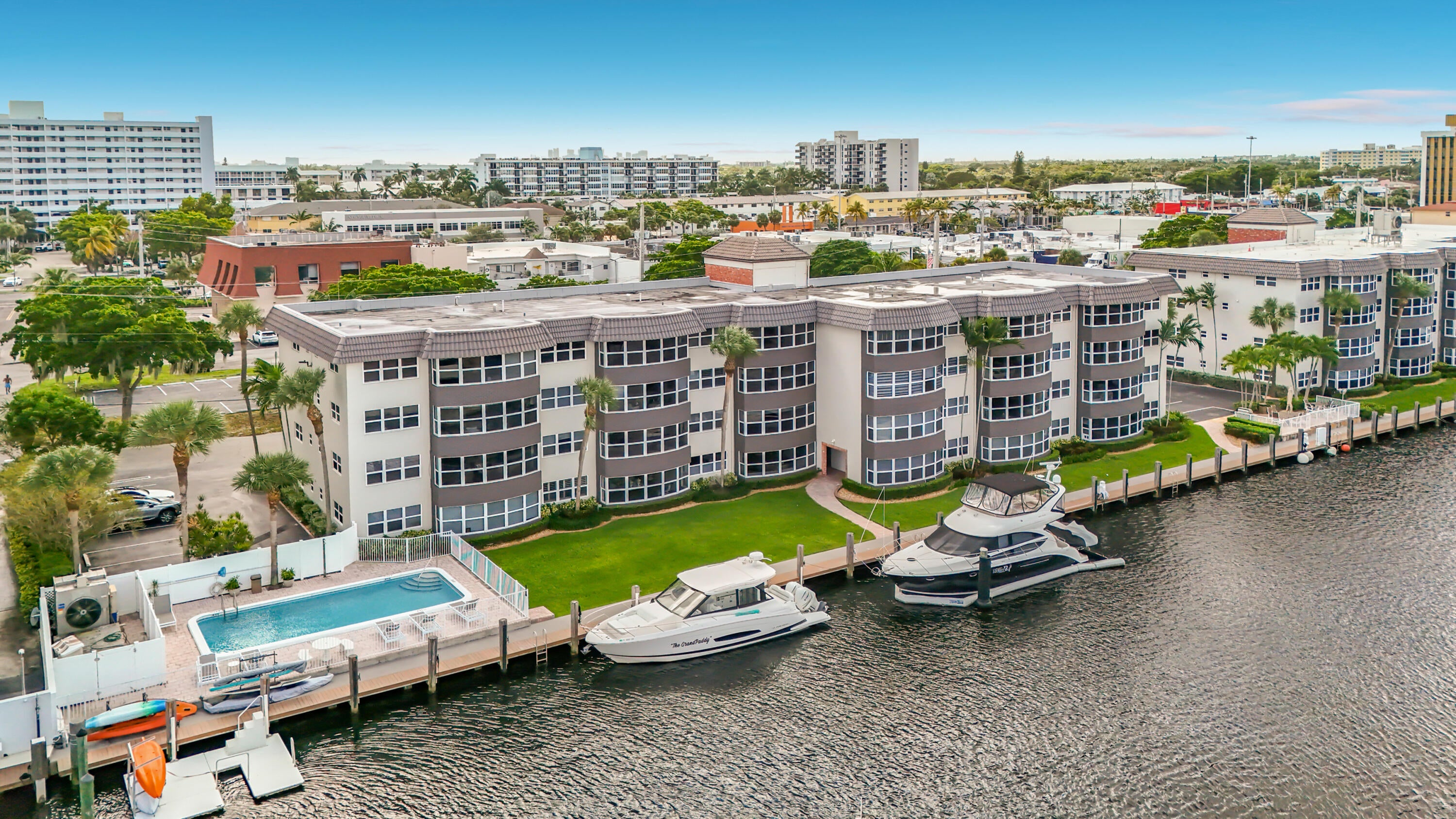 3121 NE 51st Street NE 102E