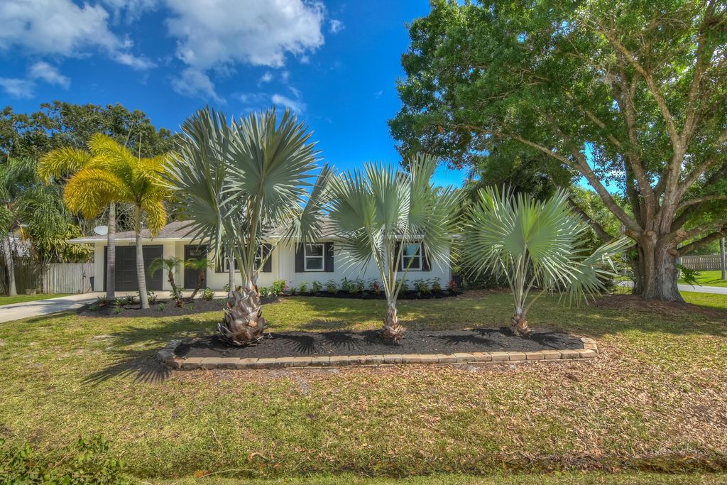 Photo of 5608 Birch Drive, Fort Pierce, FL 34982 (MLS # R10784810)