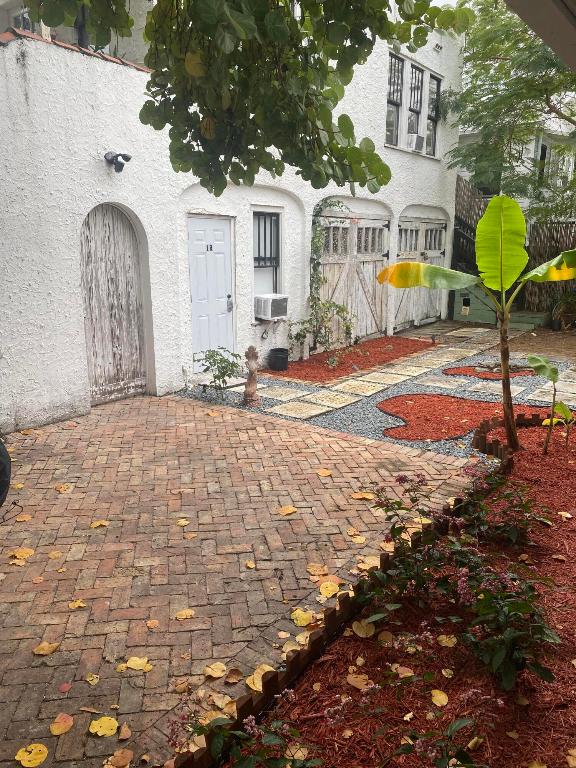 LAKE WORTH TOWN OF - Residential Lease