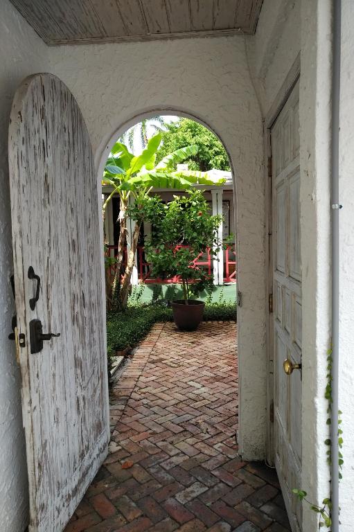 LAKE WORTH TOWN OF - Residential Lease