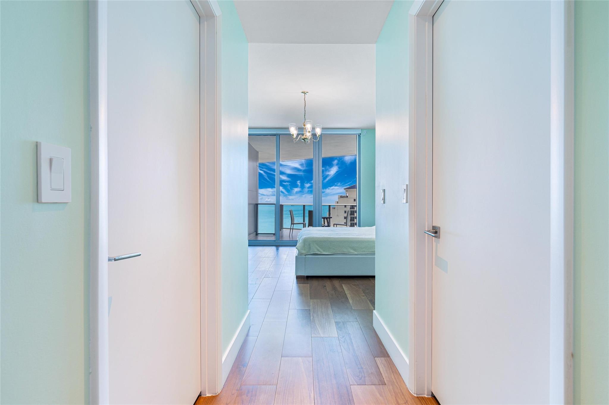 PARAMOUNT - Residential