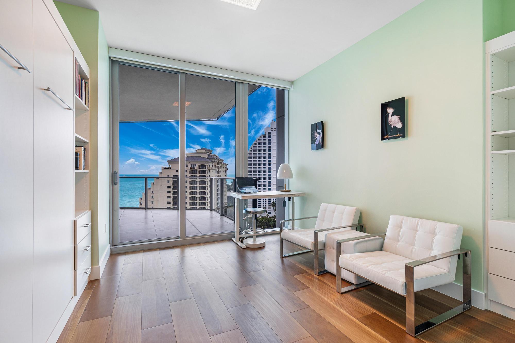 PARAMOUNT - Residential