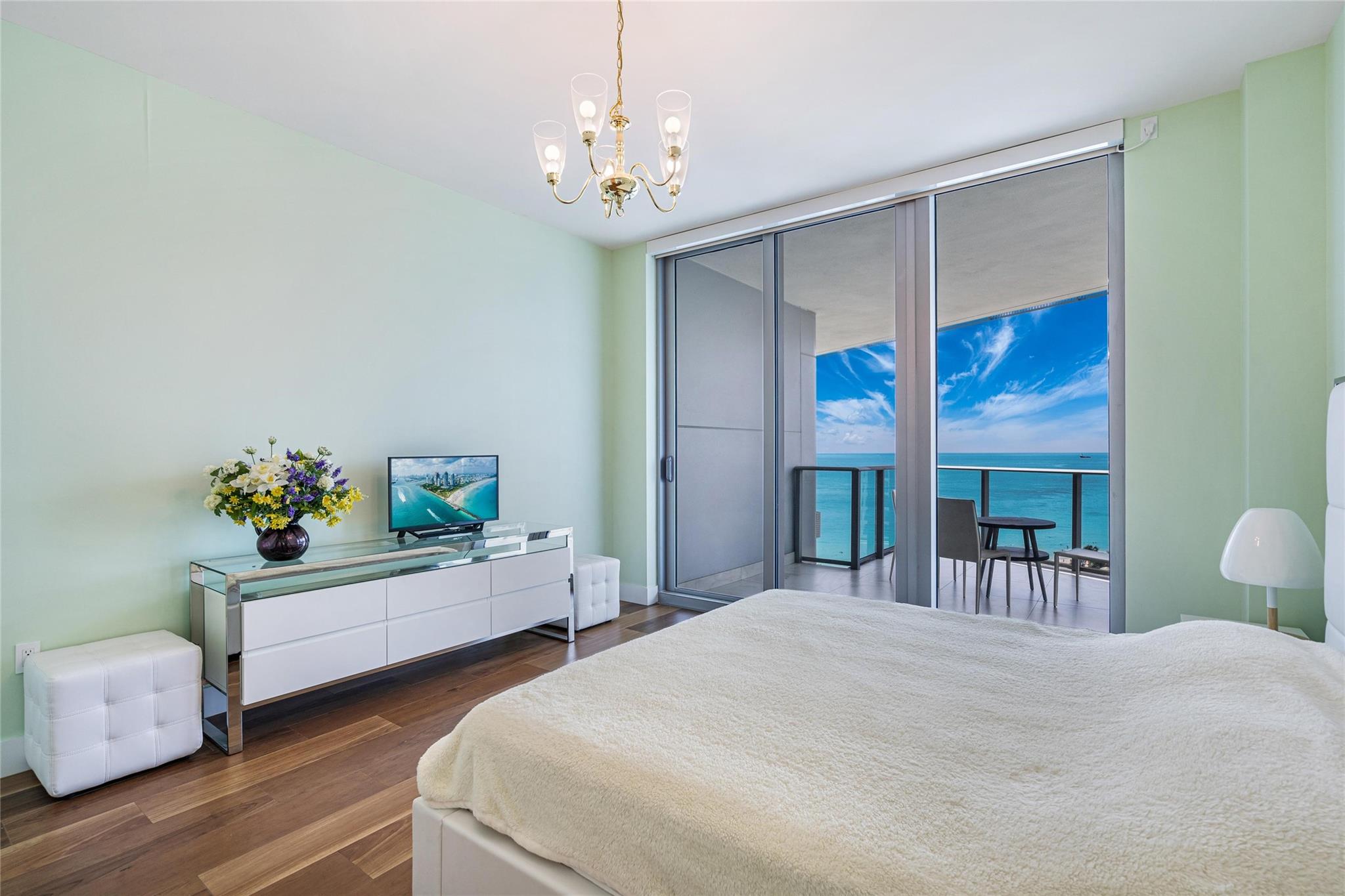 PARAMOUNT - Residential