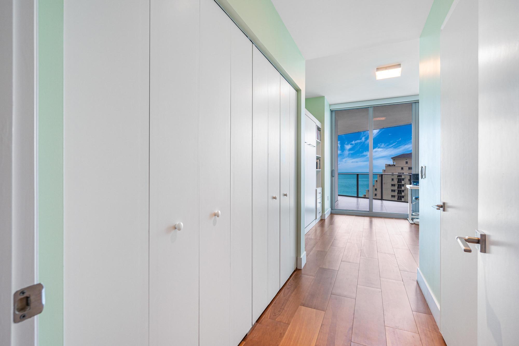 PARAMOUNT - Residential