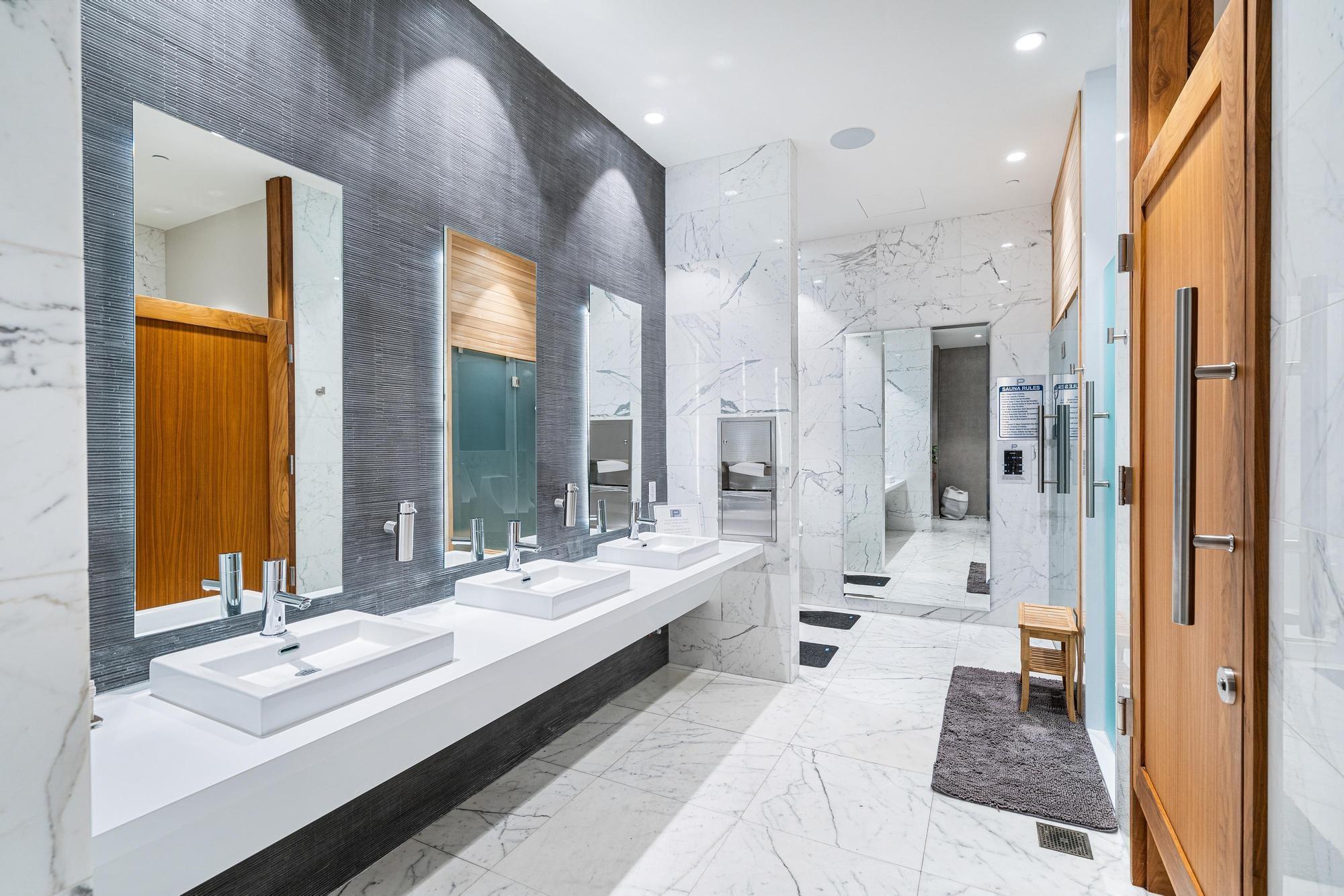 PARAMOUNT - Residential